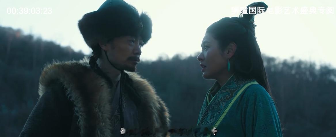 强大演员阵容碰撞精彩火花，沉浸式演绎秦文公开拓之路，实景搭建还原古西陲景象，战争
