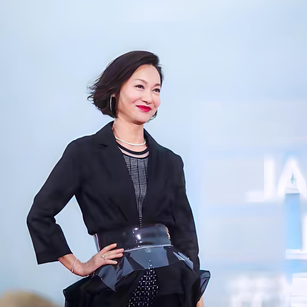 谁能想到拍戏出意外居然要拿自己身体去扛。2026年8月29号，惠英红接受采访，聊