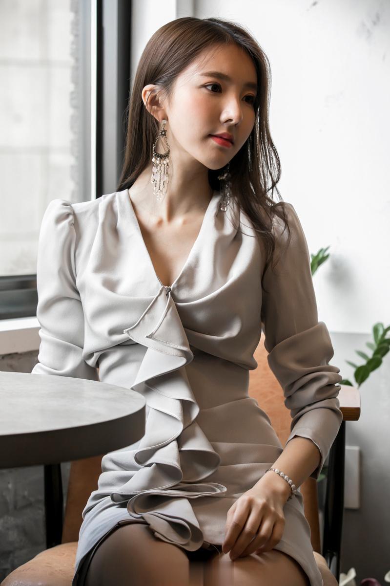 该来的总是姗姗来迟，想走的总是迫不及待。 ​​​