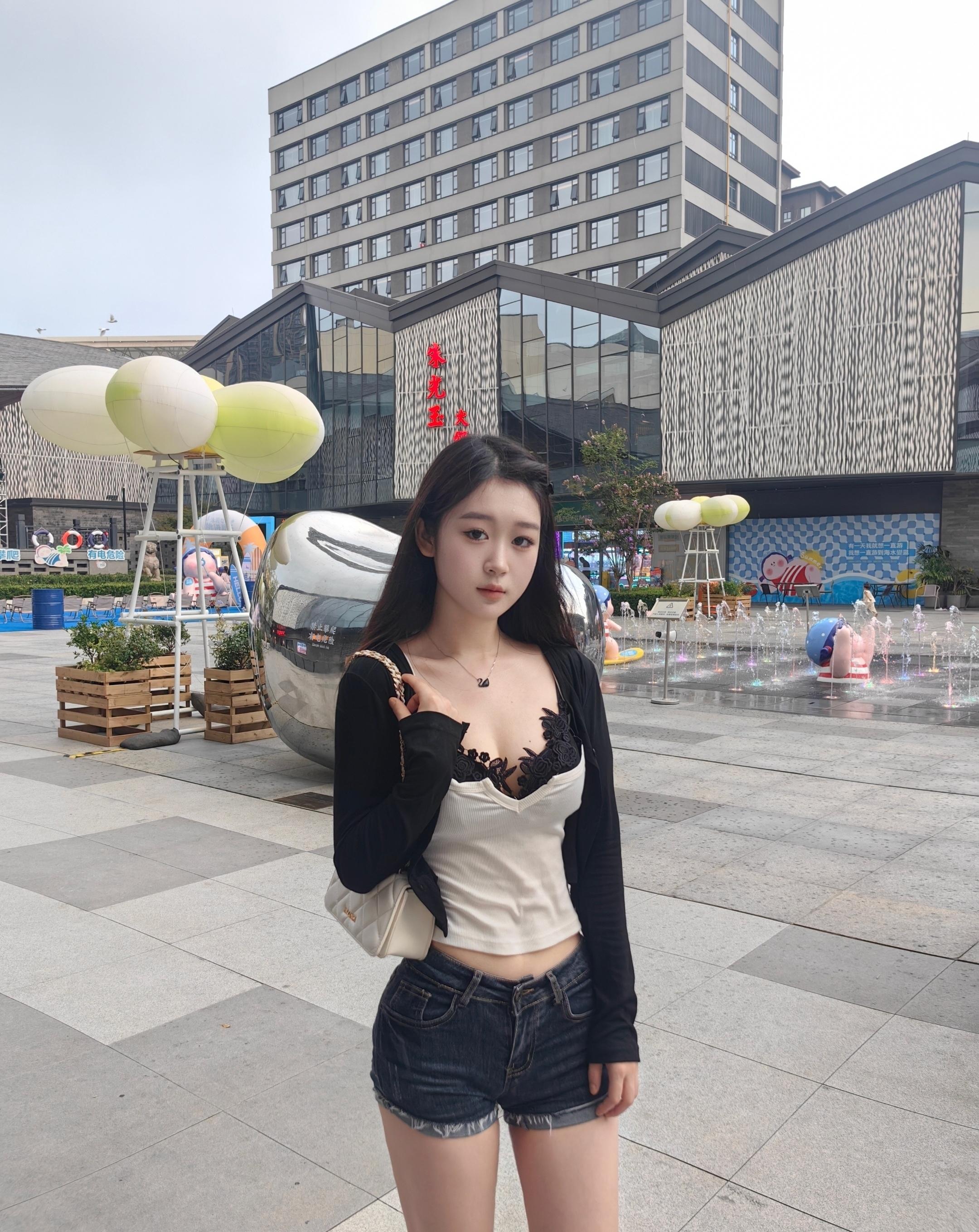 我当时真是脑子进水了才会喜欢你这种人 现在我脑子水干了 我才发现 我爱死你了