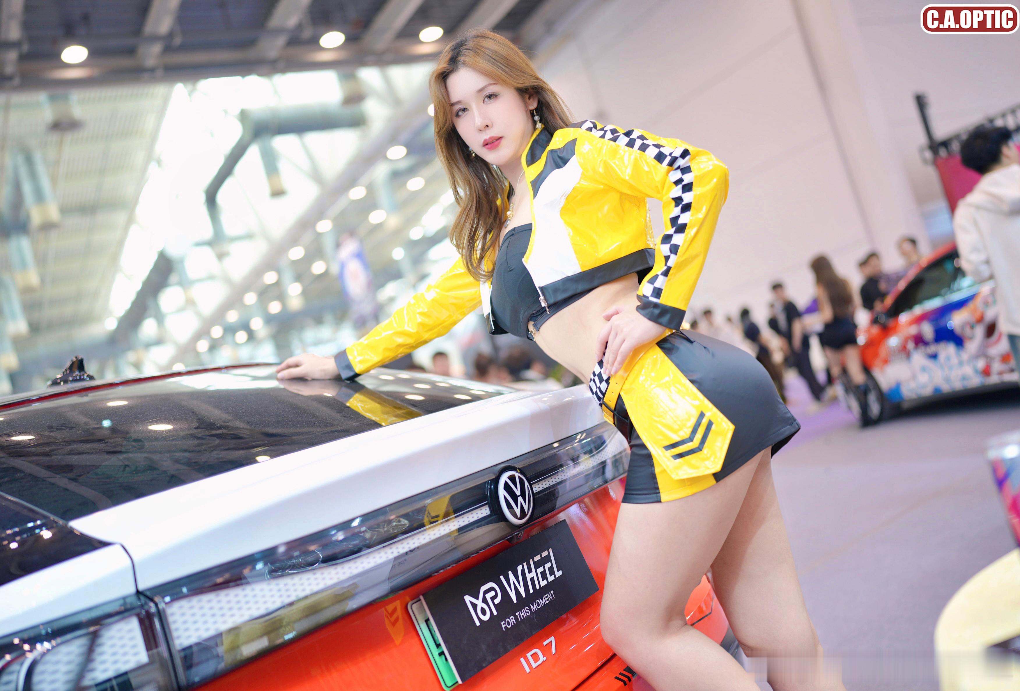 春天需要你，许多星辰指望你去探寻它们。#gtshow2024##车展美女#  ​