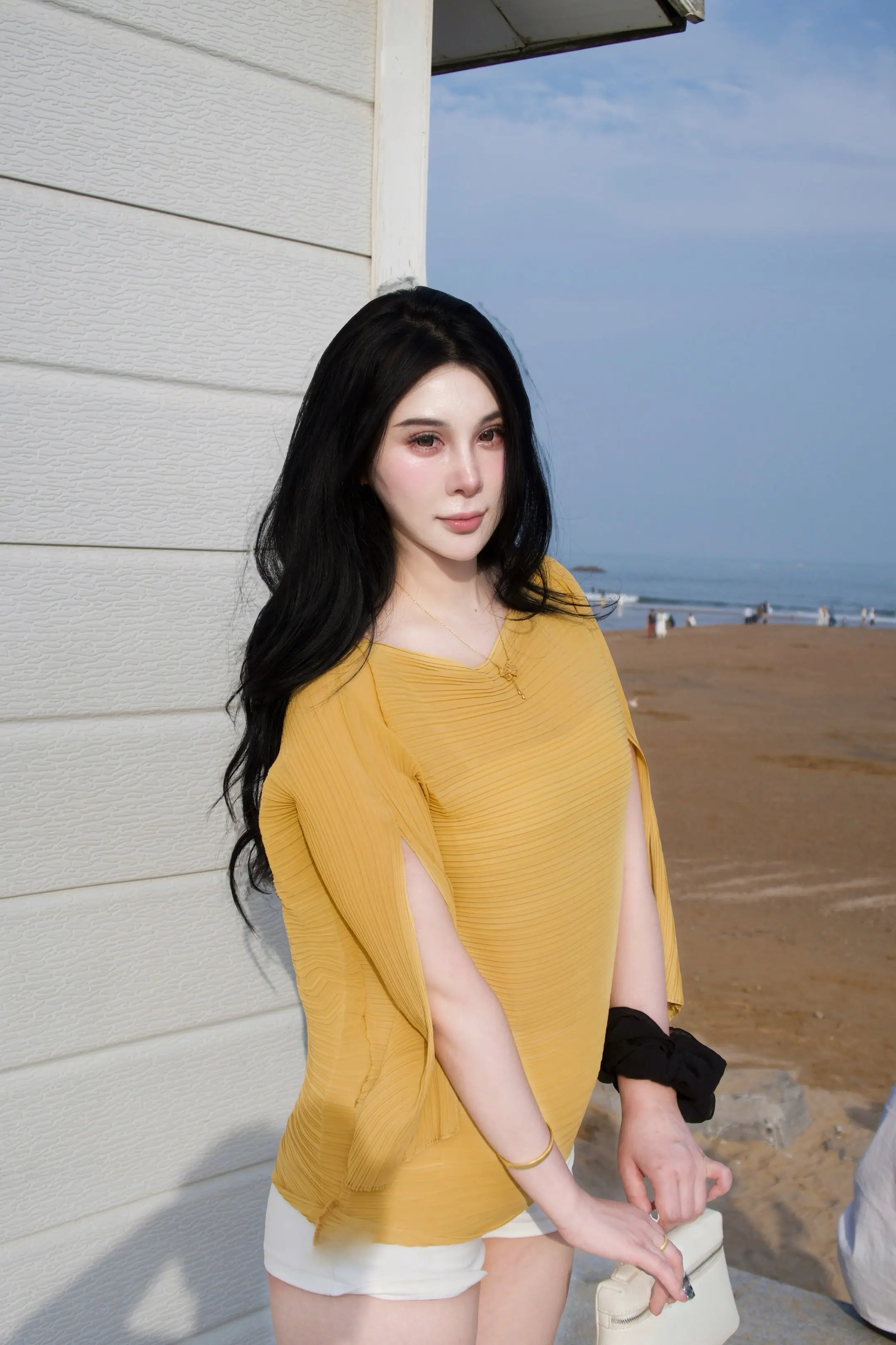 我爱你。像人们爱希望爱确定一样