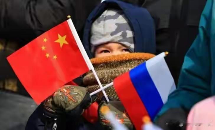 欧洲合围大局已定！37国抱团反俄布局驻军，绝境普京祭出中俄条约破局
 
俄乌局势