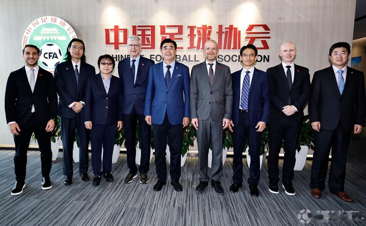 国际足联一定会想办法将国足抬进2030世界杯！这次央视转播权风波，真的让国际足联