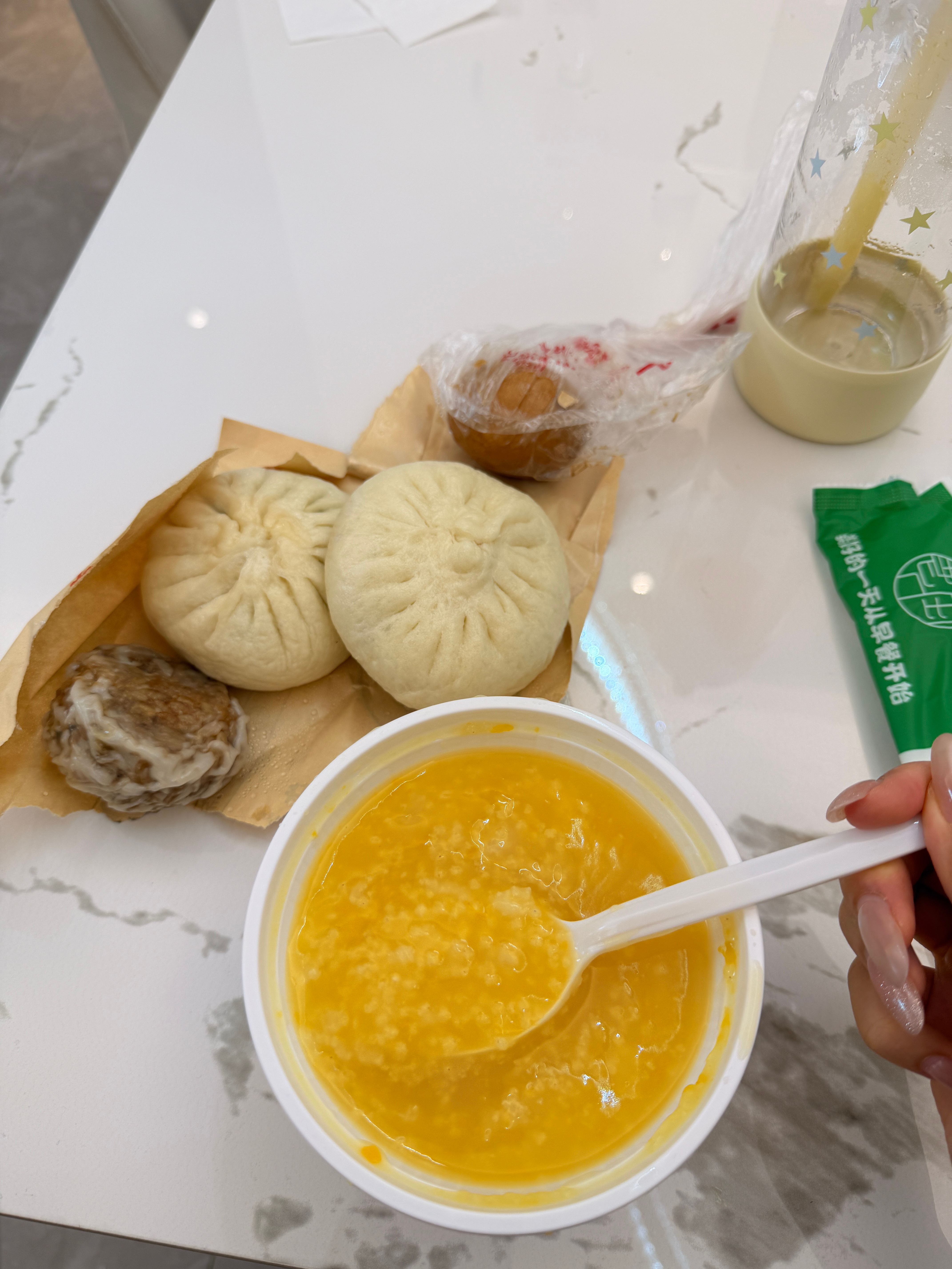 吃完晚饭胃和肚子就都不舒服的一夜没睡 感觉是这段时间吃得太乱了作息也差肠胃就一般