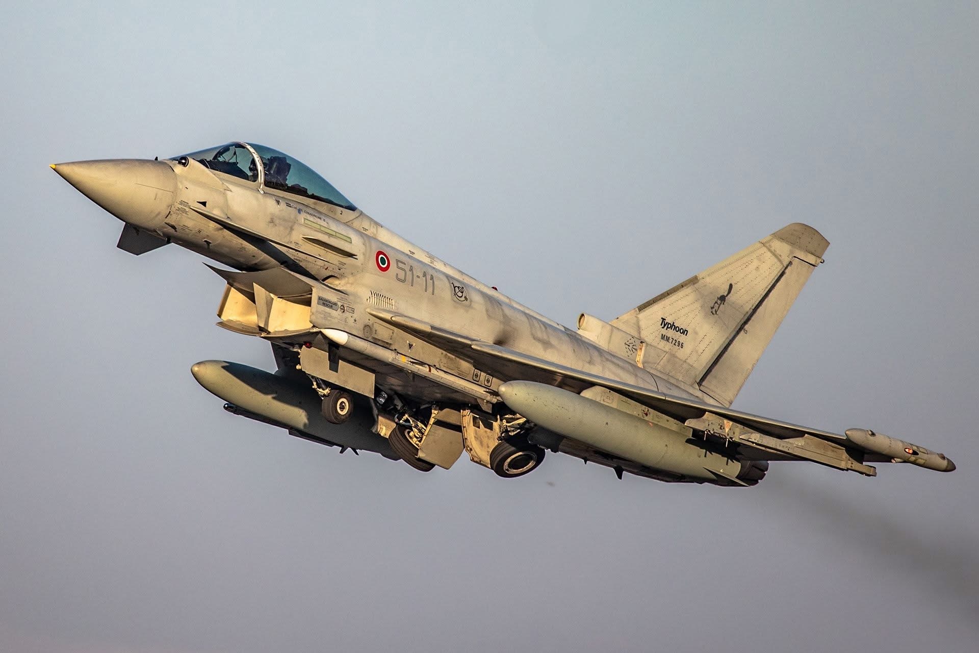 今日台风 早安，意大利空军（AM）第51联队第132中队台风，1枚AIM120C