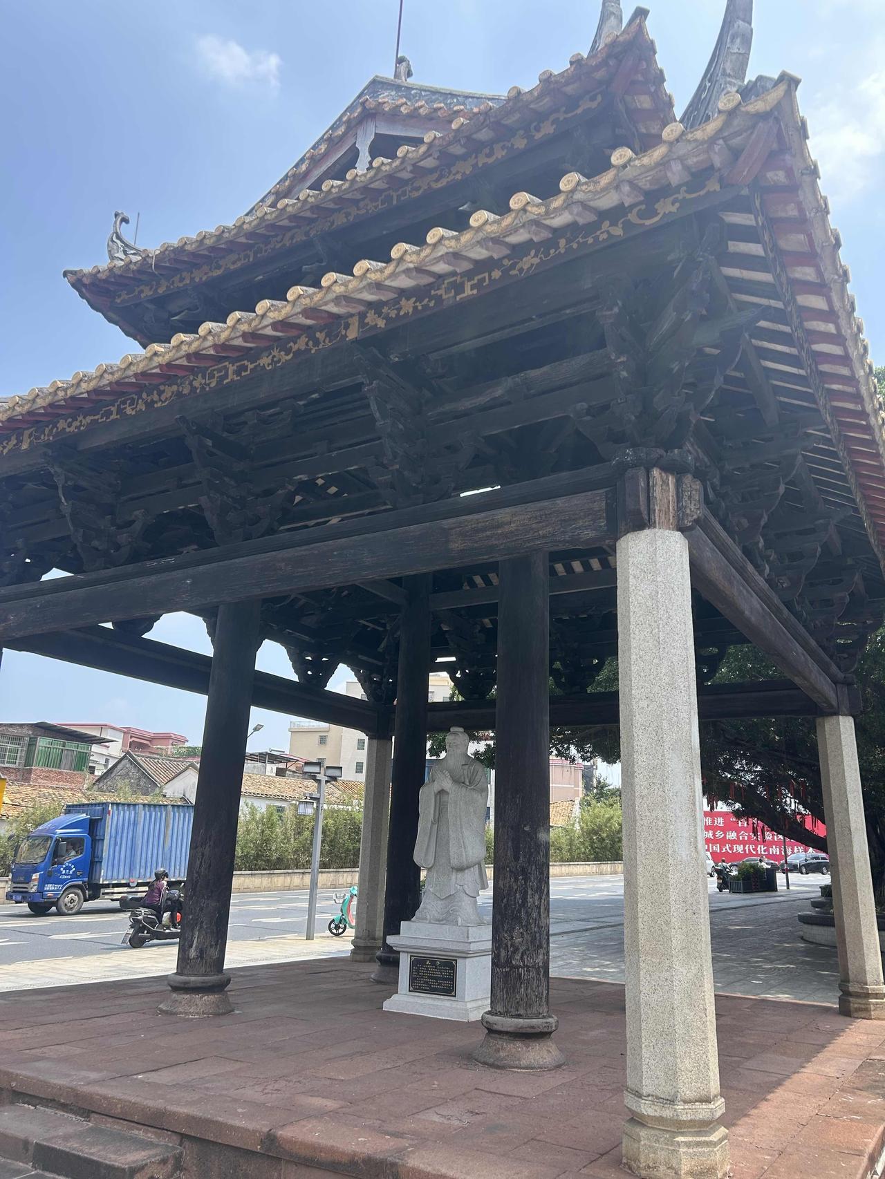 也叫八角亭，不过里水这里貌似投了不少本但打卡的人貌似不多，我觉得这里蛮不错的。有