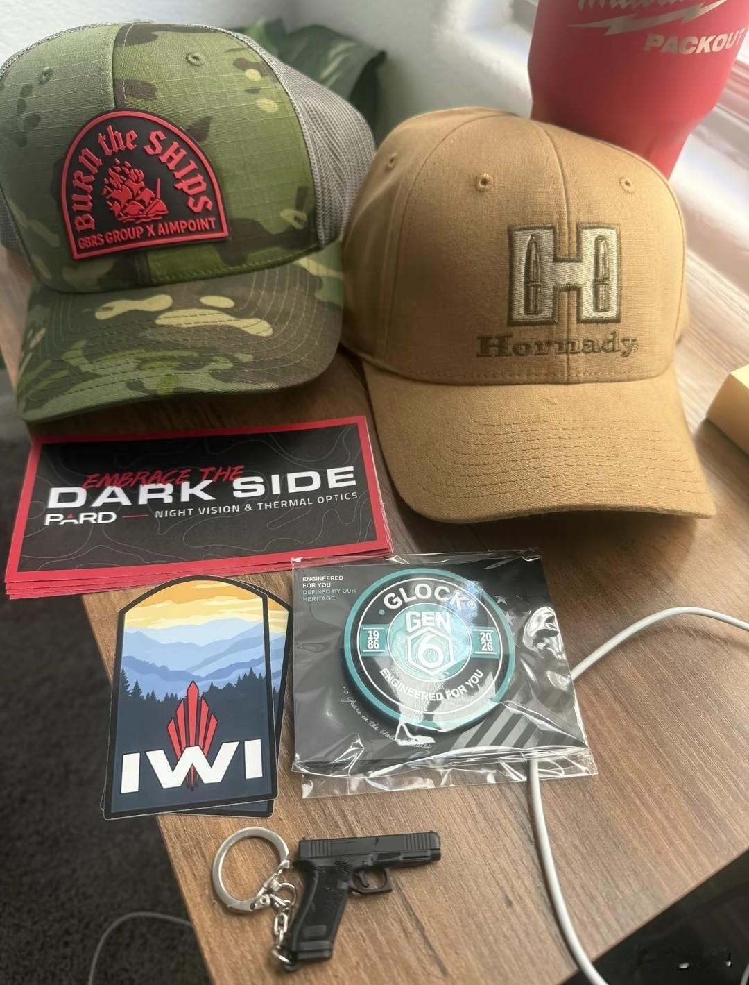 国外枪展
突击步枪可是战场上的明星武器。像经典的AK - 47，它皮实耐用，结构