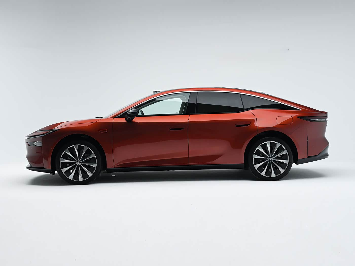 丰田BZ7 是来拯救大家的我相信很多人都被浩如烟海的新车发布搞的眼花缭乱了。有没