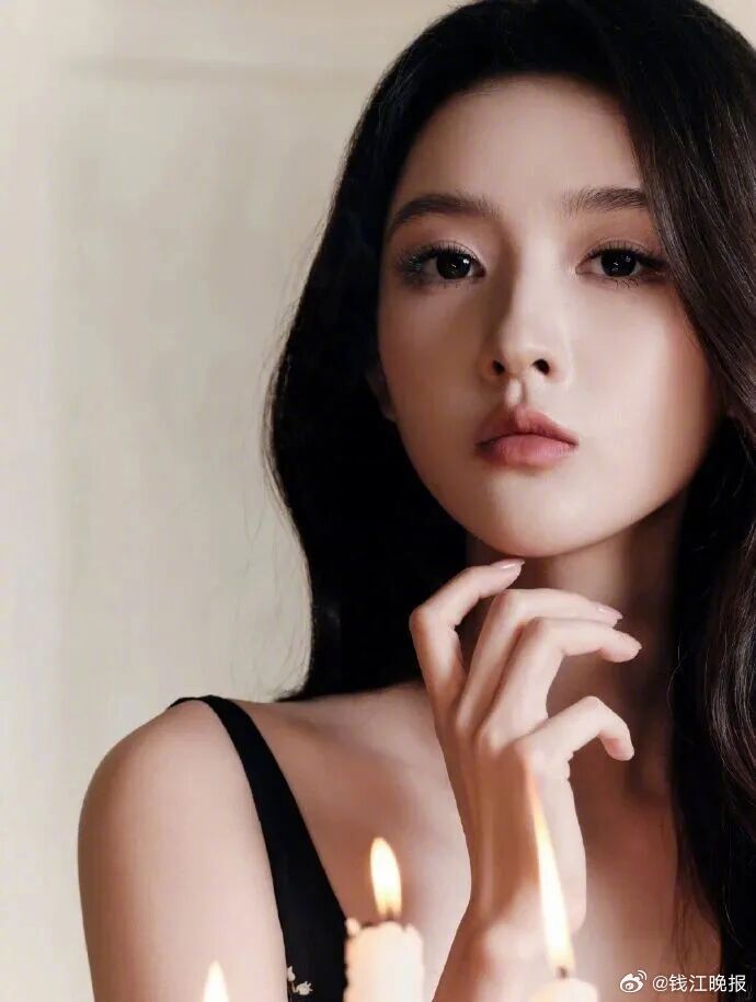 【#曝黄景瑜王玉雯恋情#上热搜，黄景瑜、王玉雯方否认：不属实，只是朋友关系】4月