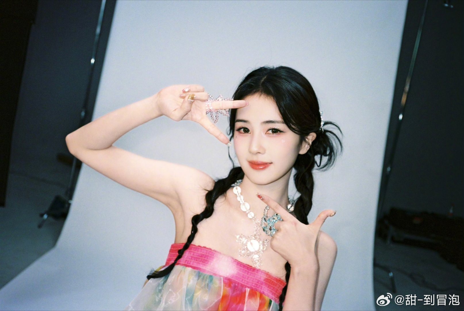 白鹿演唱会紧张妍妍，我好想去现场看你