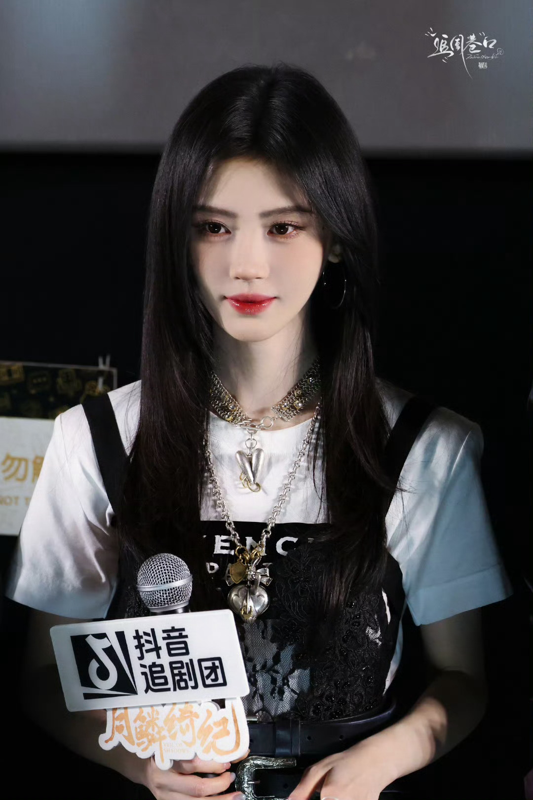 鞠婧祎 jjy鞠婧祎苏绿夏 jjy鞠婧祎万花世界 “就让时间和决心为青春的故事谱