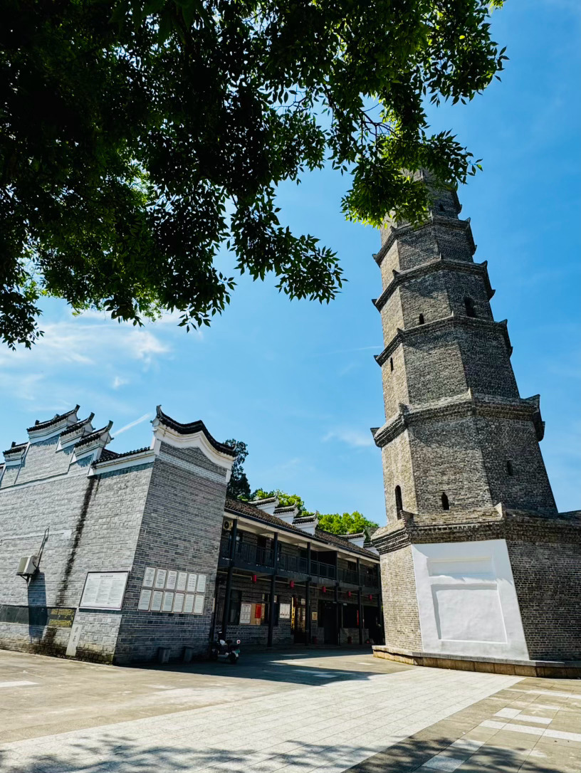 塔下寺，又名回龙寺，始建于唐，千年古庙。 永州·塔下寺
