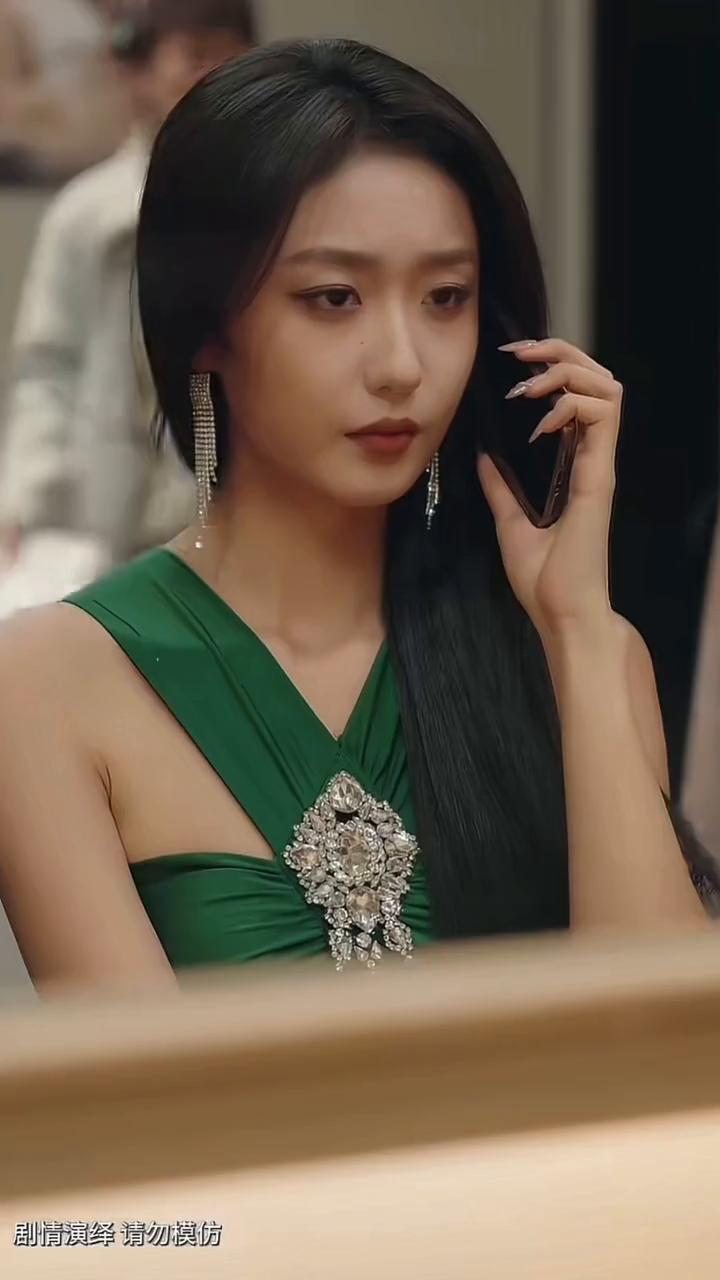 更能让一个人满意吗？
林霄。
我以针赐长生。
高子怡饰李清雪。