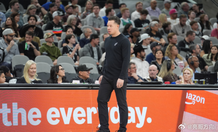 NBA常规赛，马刺127-113击败勇士。赛后，主帅米奇·约翰逊接受了采访。米奇