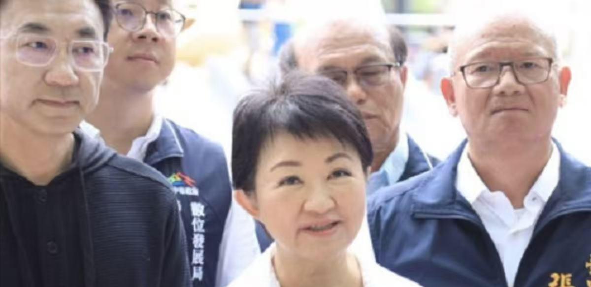 秀燕再次对军购案表态，时机耐人寻味！

5月7日，针对军购案，台中市长卢秀燕表示