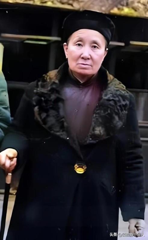 1950年，蒋介石“姐姐”被抓，她的处决意见上报至北京，周总理亲自去跟毛主席求情