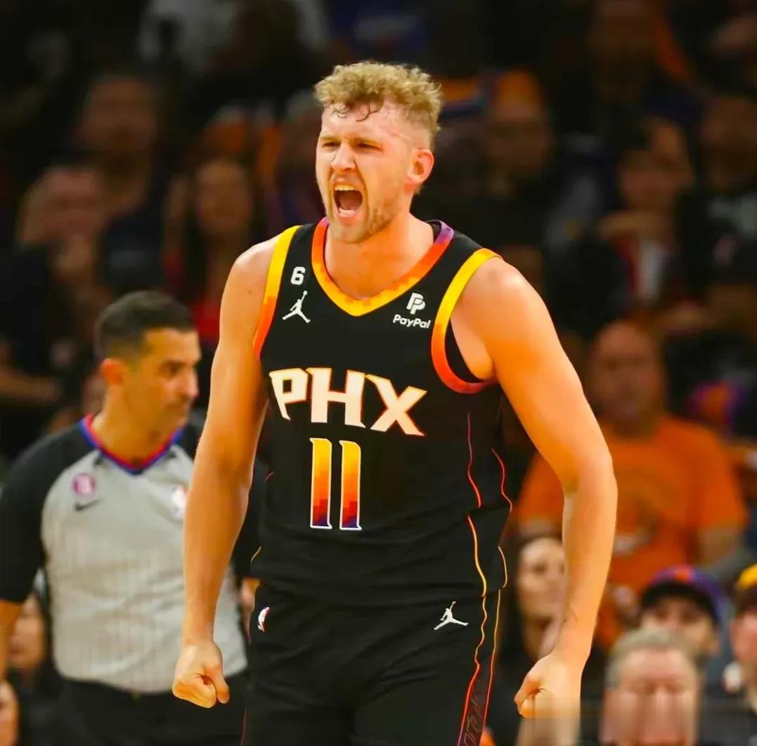 北京时间7月2日NBA火箭队交易市场再次出击：
与太阳队中锋球员兰代尔签订一份4