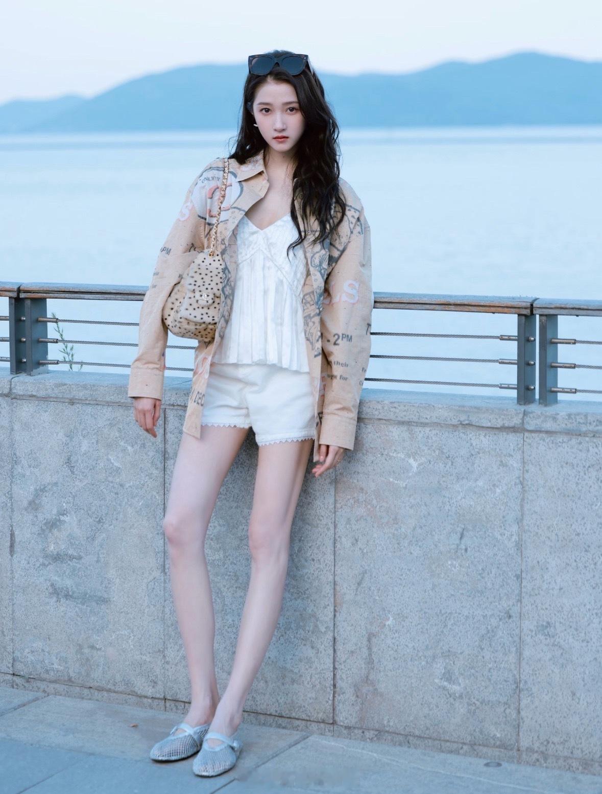 关晓彤的全套Chanel私服穿搭妥妥的豪门大小姐既视感 ​​​