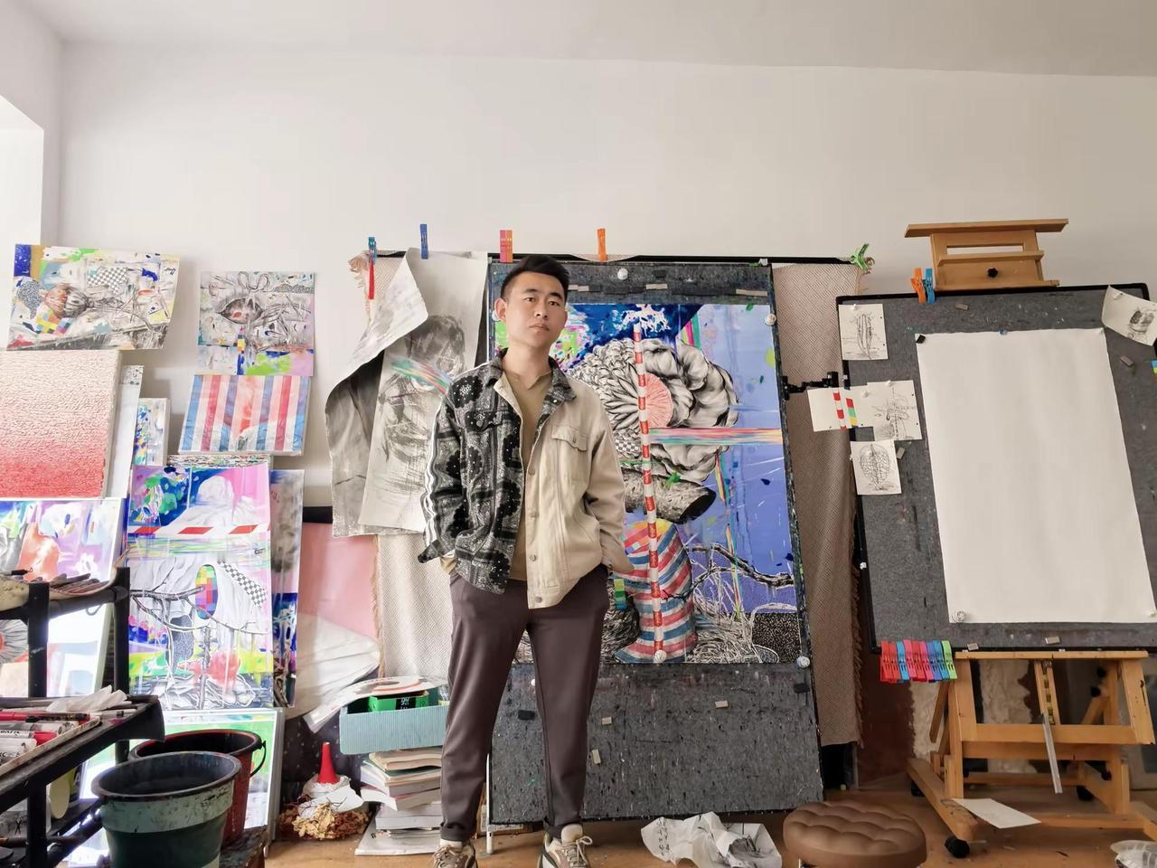 在工作亲，新作品前。艺术 艺术在 艺术家工作室