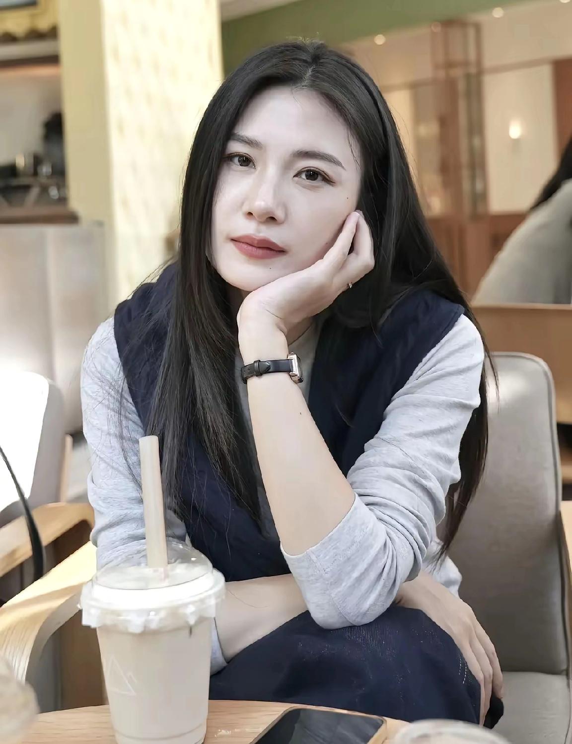 家乡是游子心中岁月流痕。