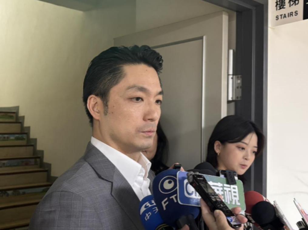 就在刚刚，

台北市长蒋万安发表声明，

4 月 22 日赖清德窜访斯威士兰遭非