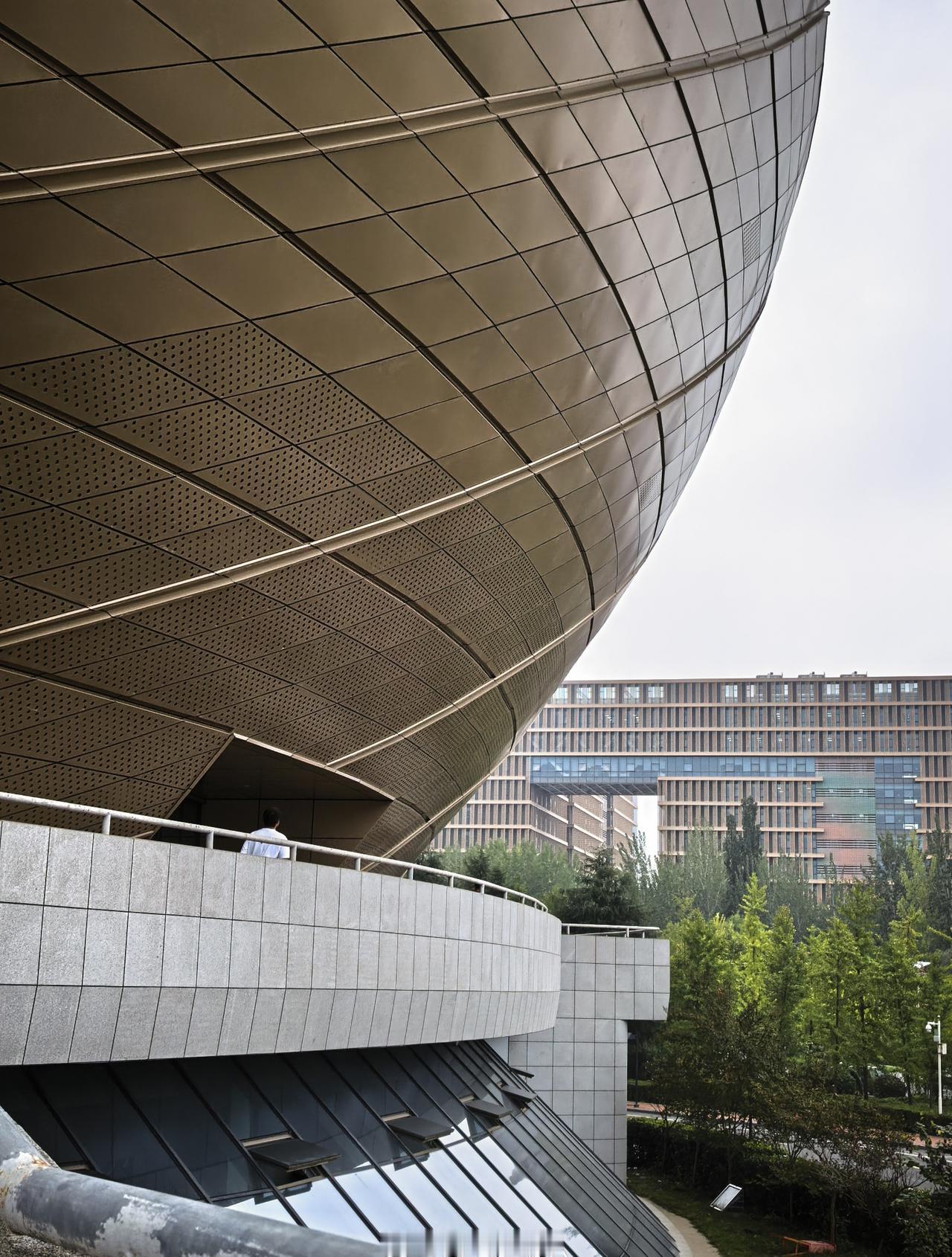 西安电子科技大学西电黄历
2025年9月29日 星期一 第五周
15~26℃ 多