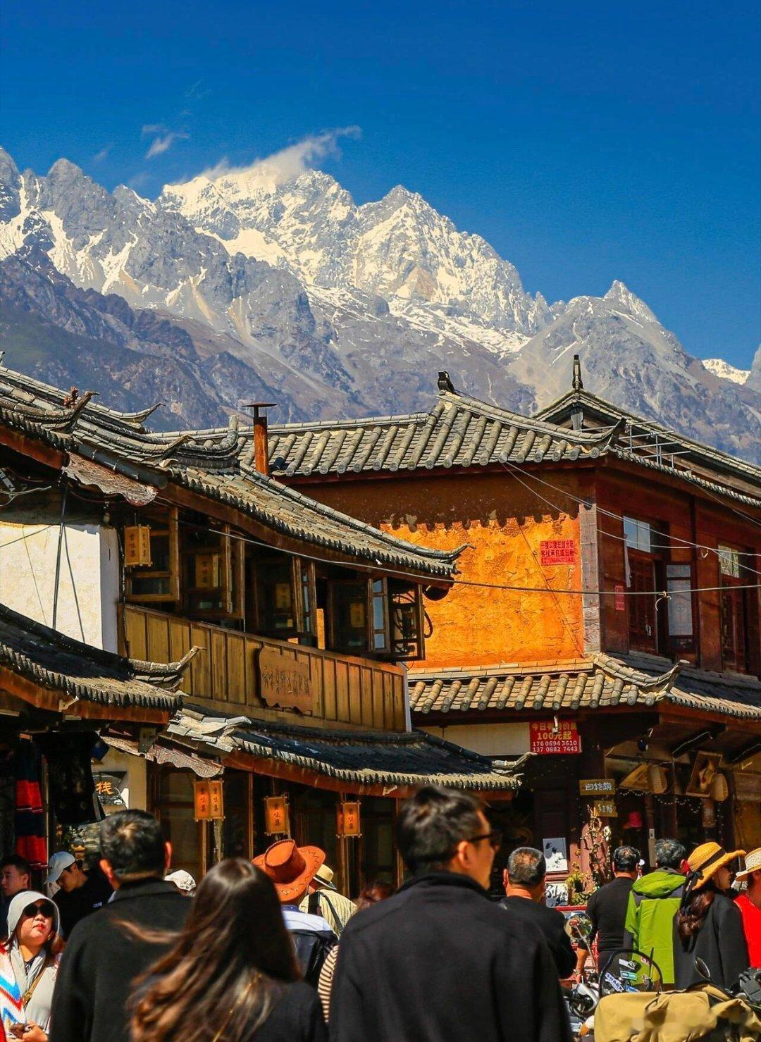 云南旅游心情很美云南这个城市最美丽的是自然风光，真的很美，因此让大家的旅游心情也