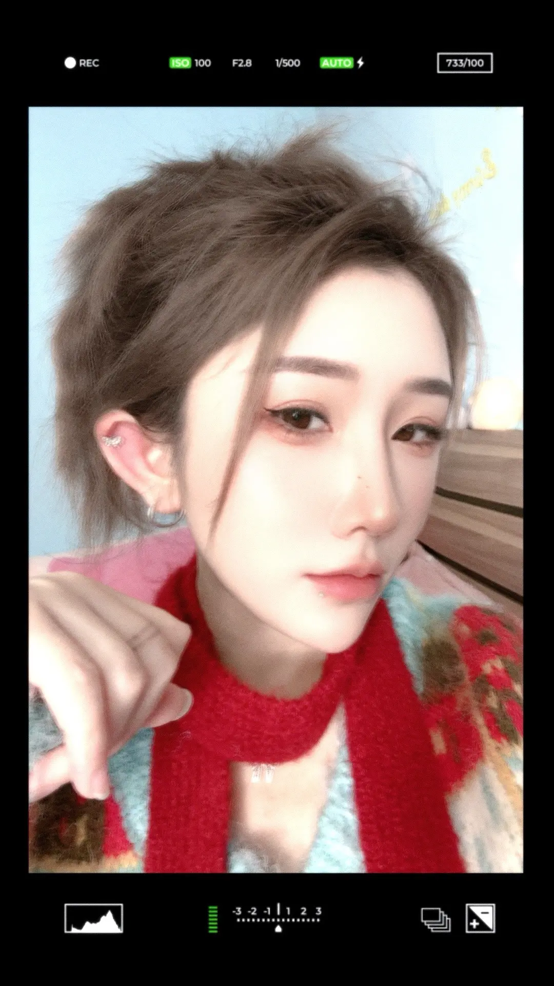 下次别说爱我了 我比较好色 黄色的周大福银色的卡地亚 红色的人民币