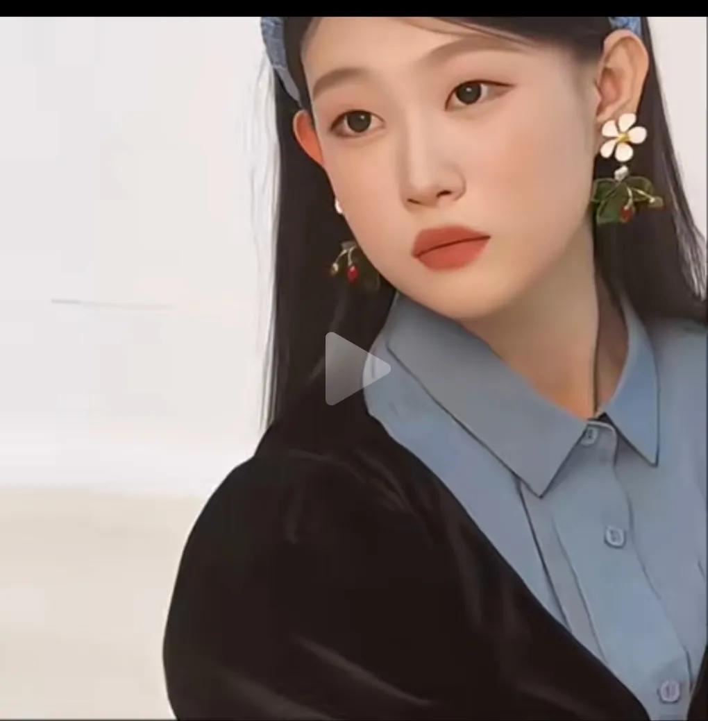 沈佳润长得很好的，小家碧玉的样子，虽然不惊艳，也是耐看型的。
有爸爸妈妈铺好路，