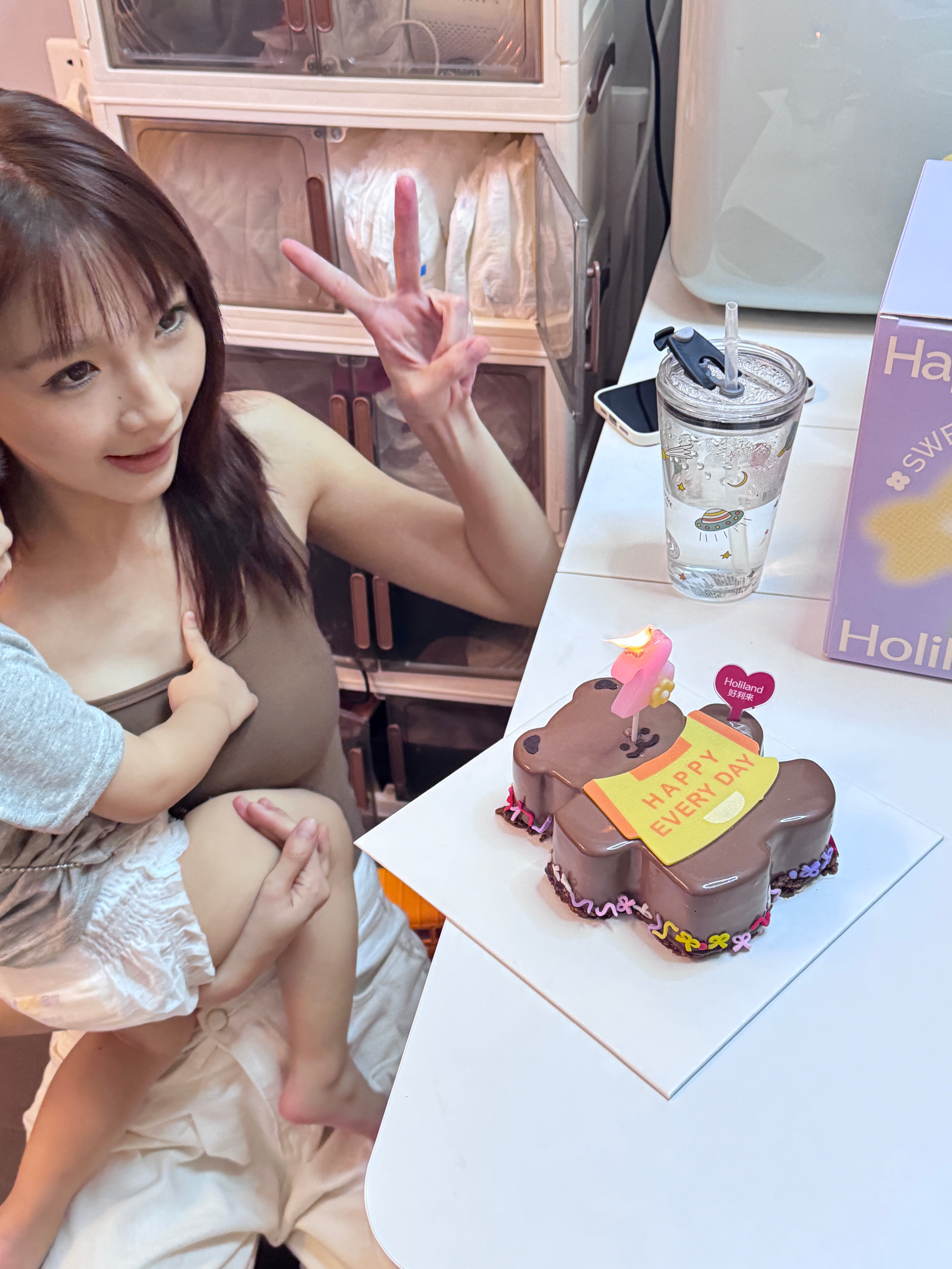 你的世界很简单妈妈的世界也很简单 今天是你生日🎂在旅游之前提前给你过了个生日 