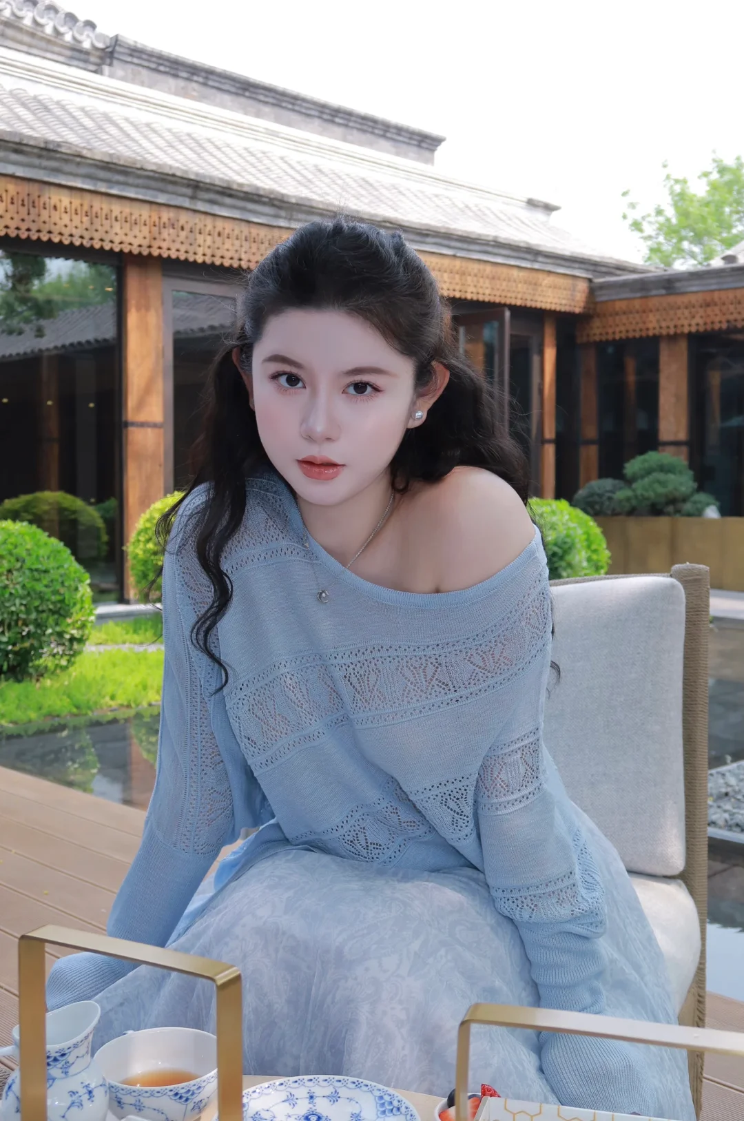 越素越美