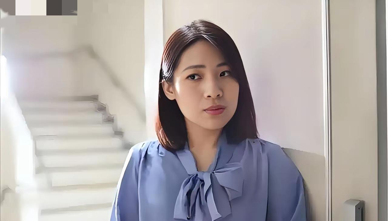 徐巧芯和马苏是不是有点像?马苏，1981年出生，徐巧芯1989年出生。