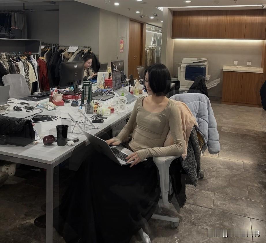 作为一个参加员工晋升评审大几百的底层hr，如果你问我是不是“没背景没靠山的底层打