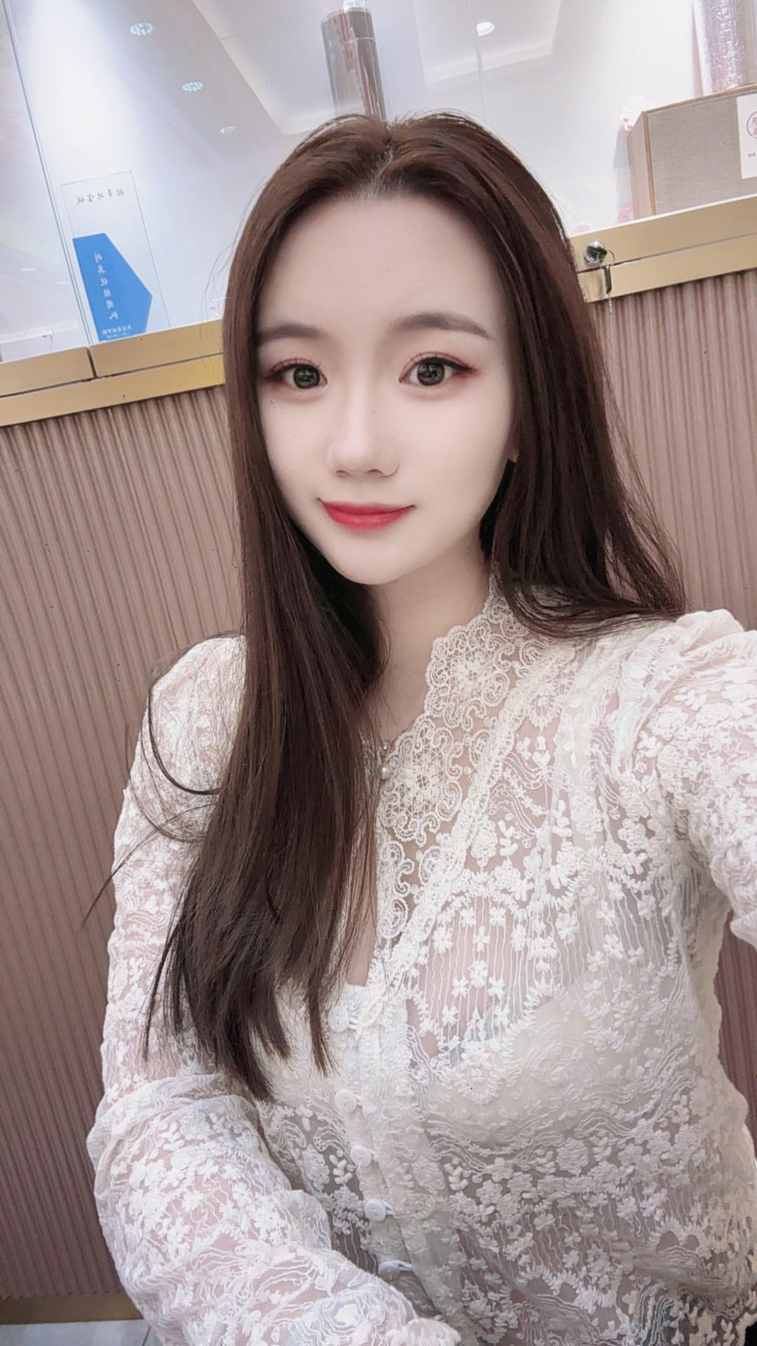 “会有一天，你也会放下执着和不舍，带着稍许的遗憾，是认清，是放过，是释...