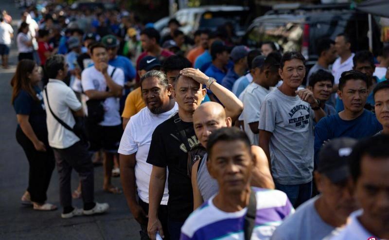 【菲政府发援助金及补贴助公交司机应对油价上涨】菲律宾政府在马尼拉大都会区启动向公