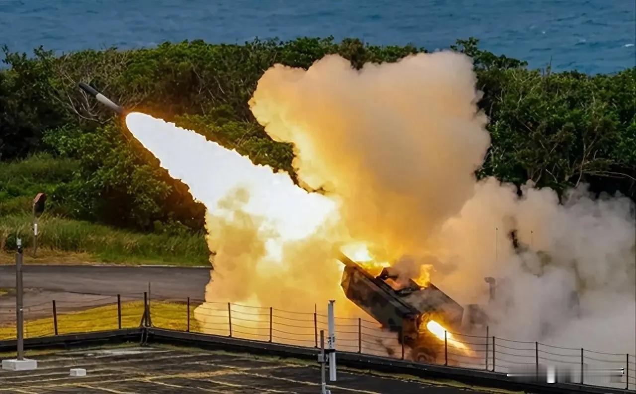 近日，美国宣布向台湾地区出售“海马斯”高机动火箭炮系统，再次引发台海局势紧张。这