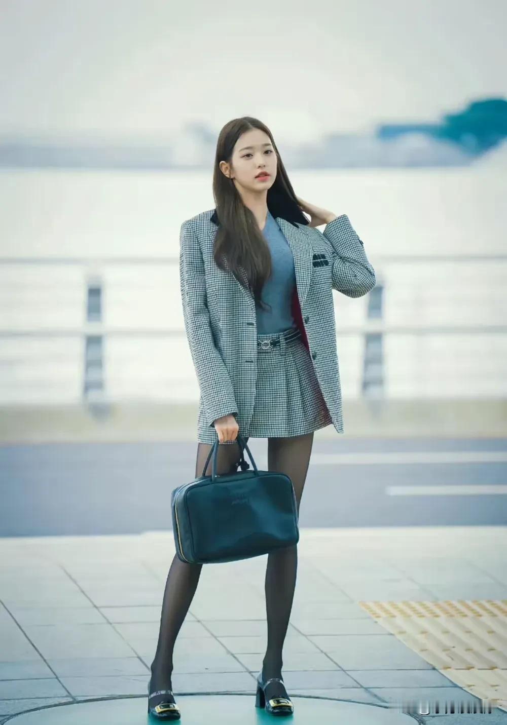 看到韩国女明星，就想到韩国财阀！
在韩国，明星受财阀“控制”太多，尤其是女明星，