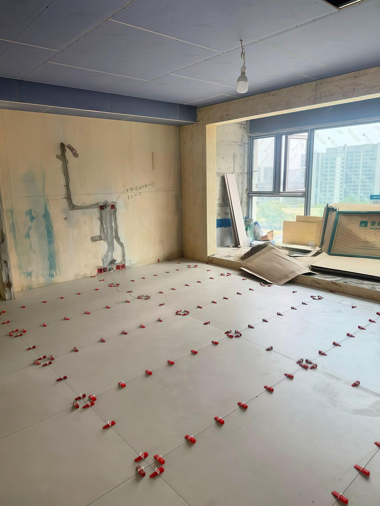 哈哈，😊
客户长期在海南，在成都的这套房子装修依旧选择了半包，👍🌵
其实，