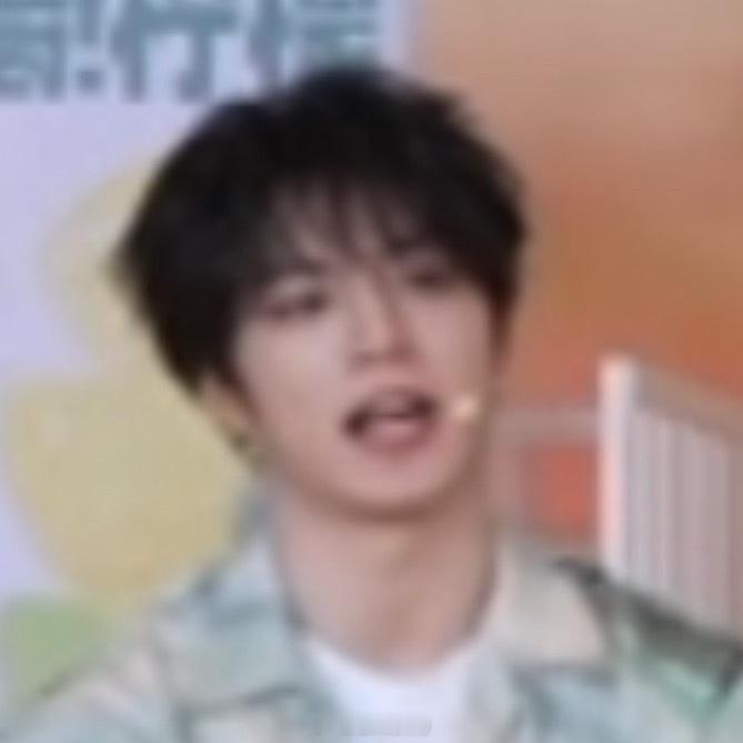 我想掰他牙 ​​​