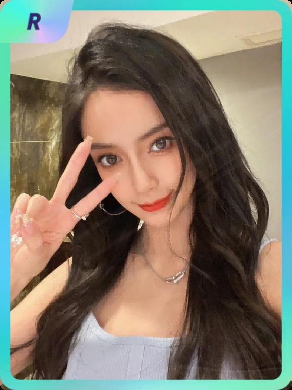 angelababy[超话] 集卡互助ing~送你一张“出发吧，假期！”R卡“比