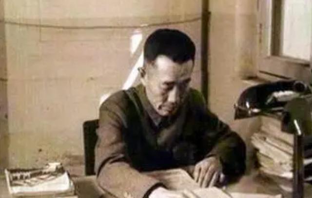 1981年5月7日，原国民党高级将领杜聿明在北京病逝。他的离世震动两岸，可遗体却