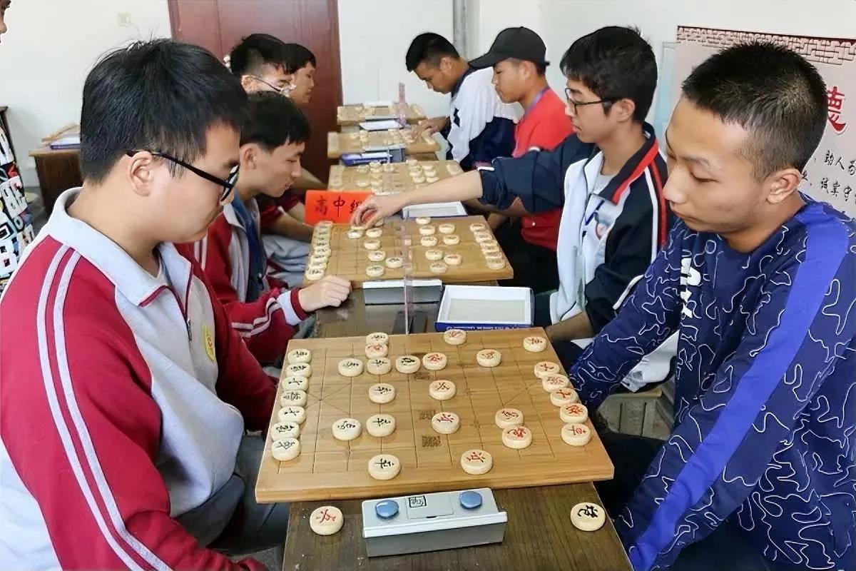 围棋、象棋除了刻意复制之前的对局之外，至今为止是否真的是“千古无同局”？出现过一
