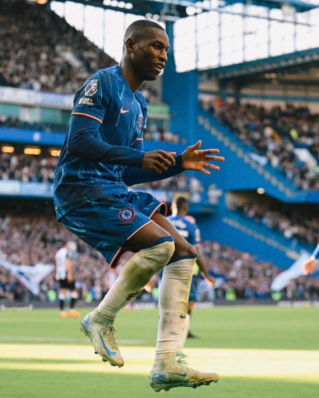 据了解，来自西班牙、意大利以及英超的众多俱乐部对杰克逊表现出浓厚的兴趣，并密切关