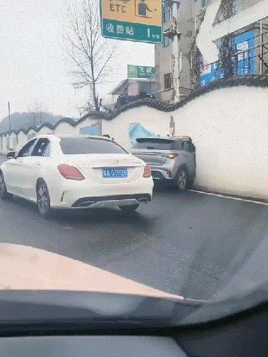 网友:那里面不能停车吧？