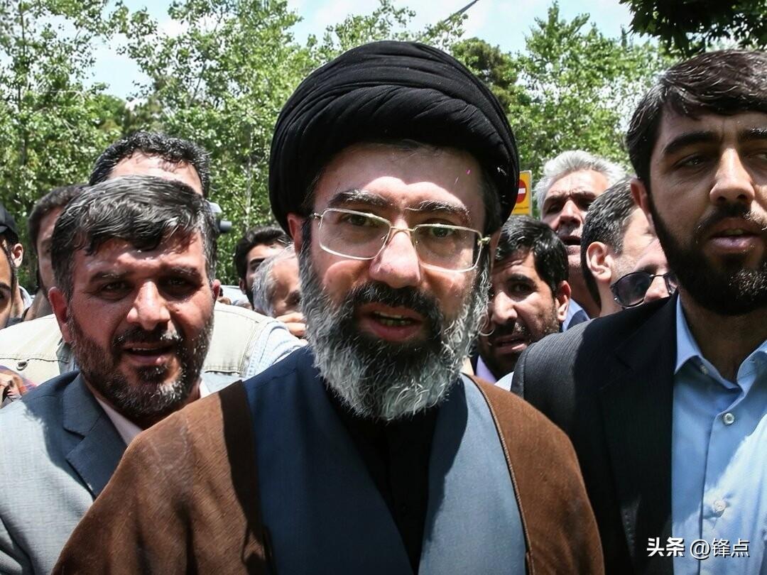 子承父业接掌伊朗最高权力！穆杰塔巴·哈梅内伊当选，强硬派彻底占了上风？
 
3月