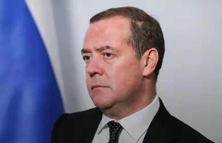 俄罗斯安全会议副主席梅德韦杰夫最新表态：俄国防部列出的欧洲无人机及军事装备生产设