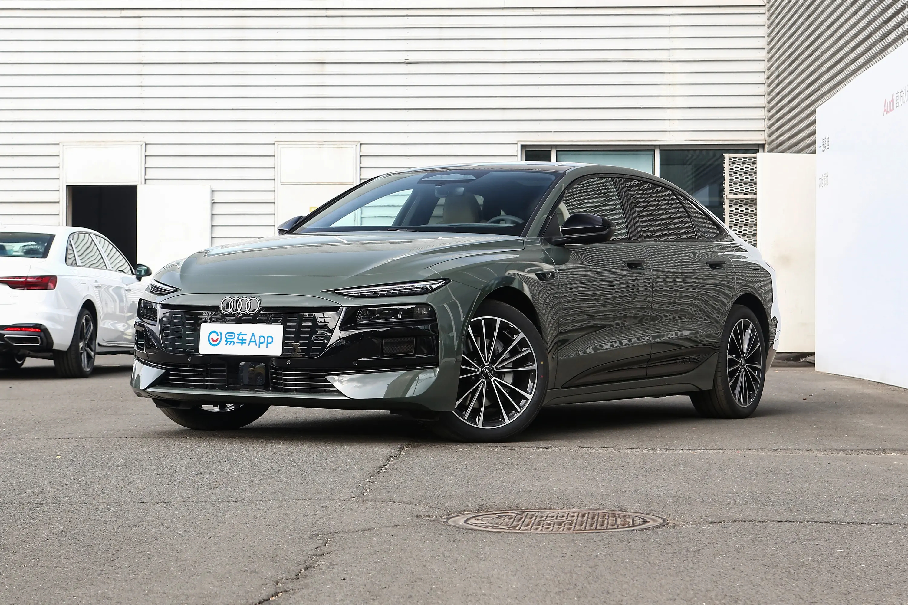 奥迪Q6L etron开完以后非常喜欢 完全符合我的需求 再等等看全新的A6L 