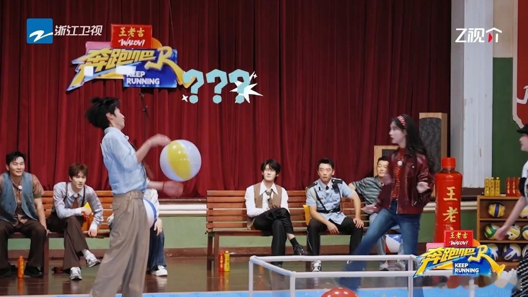 陈哲远下巴是真的孟子义踢球误伤陈哲远奔跑吧 孟子义大概没想到自己还会兼职打假。这