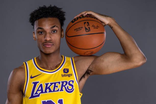 在今年的NBA选秀大会上，湖人在第二轮总第40顺位选中马克西-刘易斯。刘易斯的父